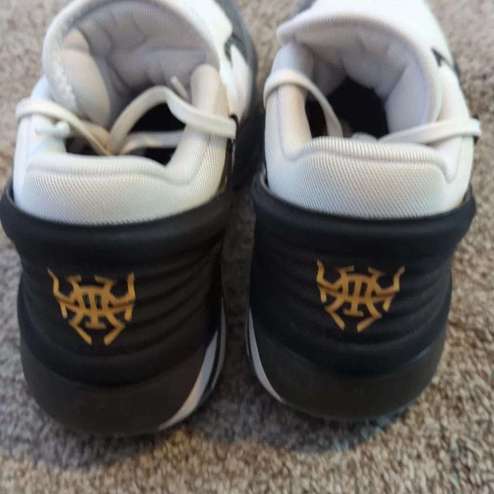 Adidas Men's D.O.N. Issue #2‎ Basketball Shoes Size 8